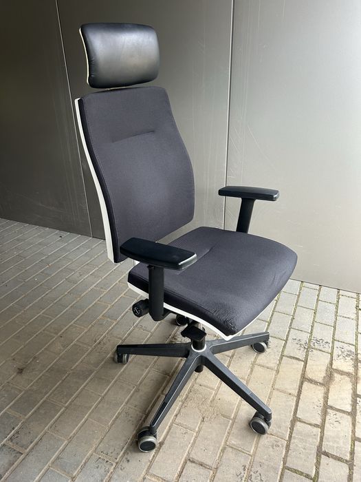 Fotel Biurowy Obrotowy Bejot