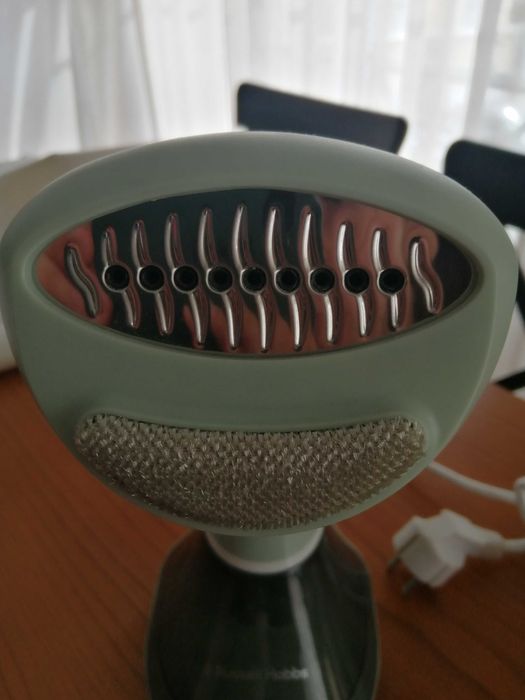 Ferro vertical a vapor Russell Hobbs