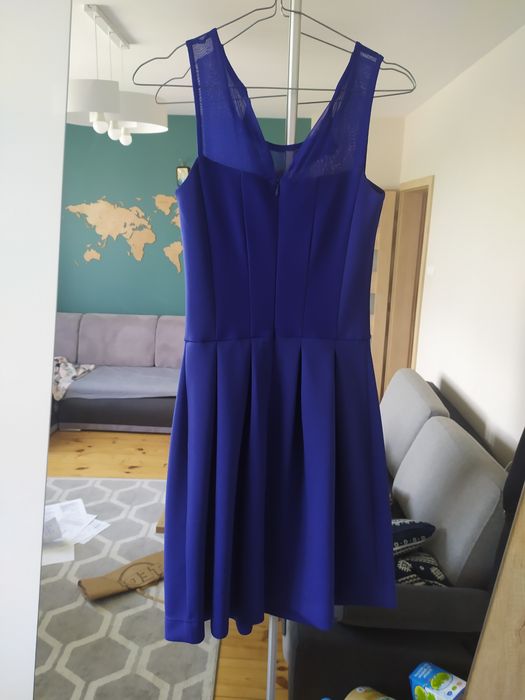 Niebieska sukienka