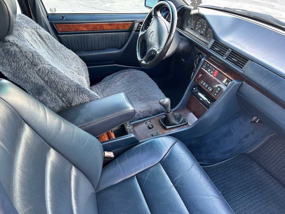 Mercedes 124 E250 TD * klimatyzacja * skóra * zarejestrowany