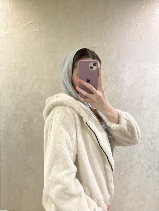 Бежева шубка