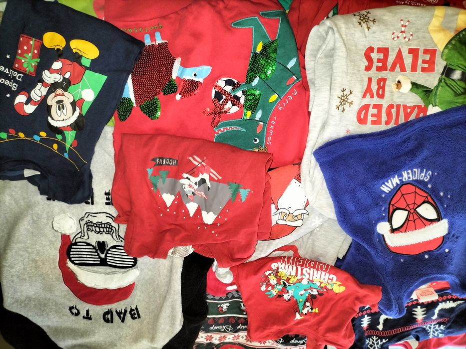 Sweter świąteczny paka odzieży na święta Boże Narodzenie