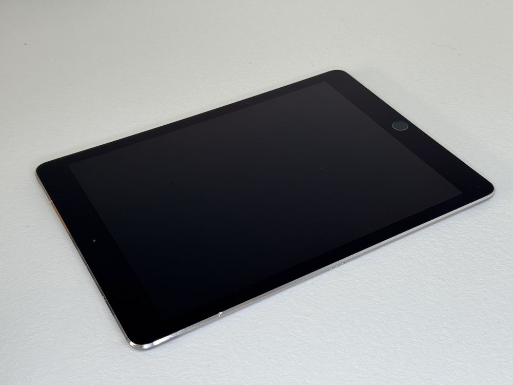 iPad Pro 9.7 (A1674) - 32GB - Cellular (LTE) - faktura VAT 23%