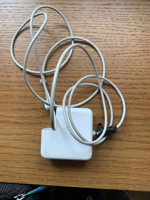 Kabel ładujący do MacBooka