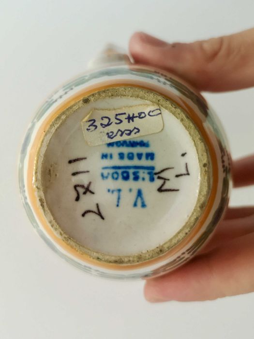 Pequeno jarro / leiteira pintado / pintada à mão – Viúva Lamego Galo