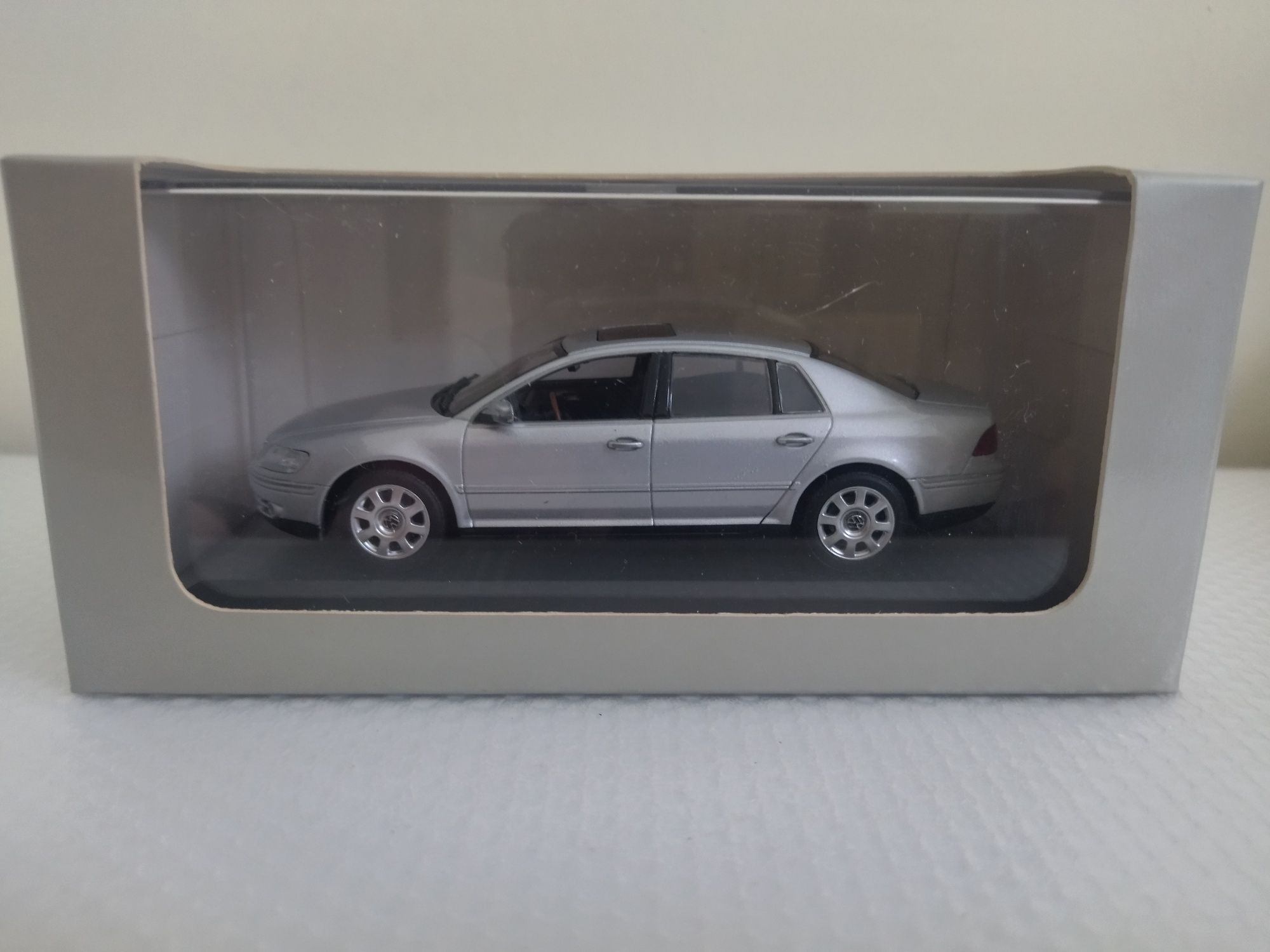 Miniatura Volkswagen Phaeton 1/43 Nova