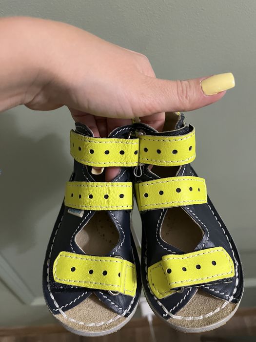 Sprzedam nowe Ortopedyczne buty dla dziecka w rozmiarze 23