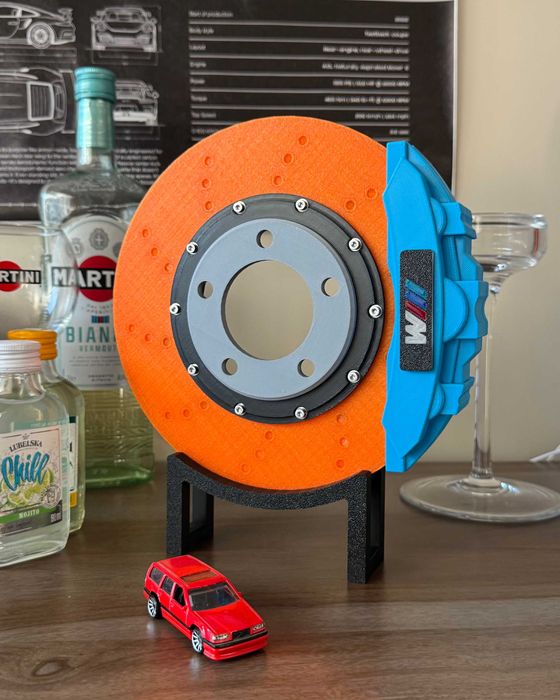 Lampa „tarcza hamulcowa” BMW – idealna dekoracja dla fana aut