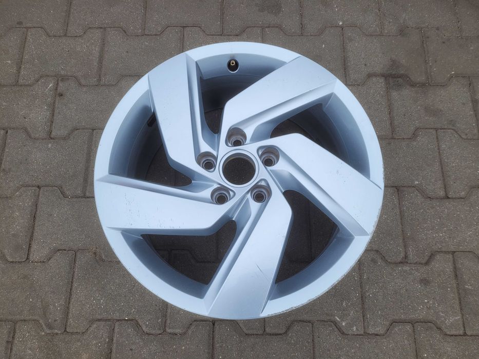 Vw Golf VIII 8 Felga aluminiowa 7.5Jx17H2 5H0