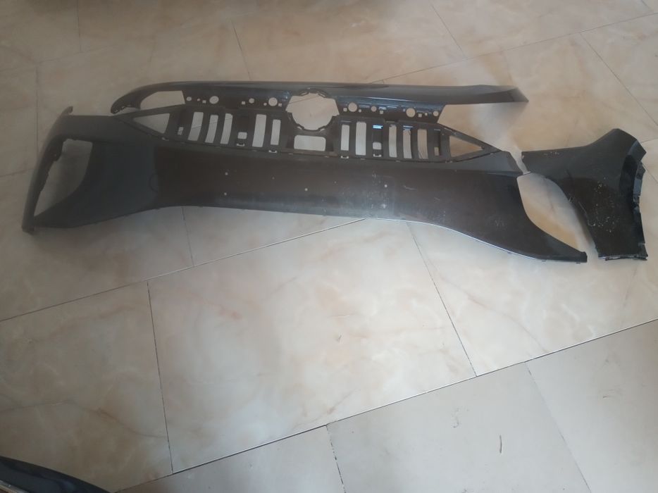 Бампер vw ID4 під ремонт