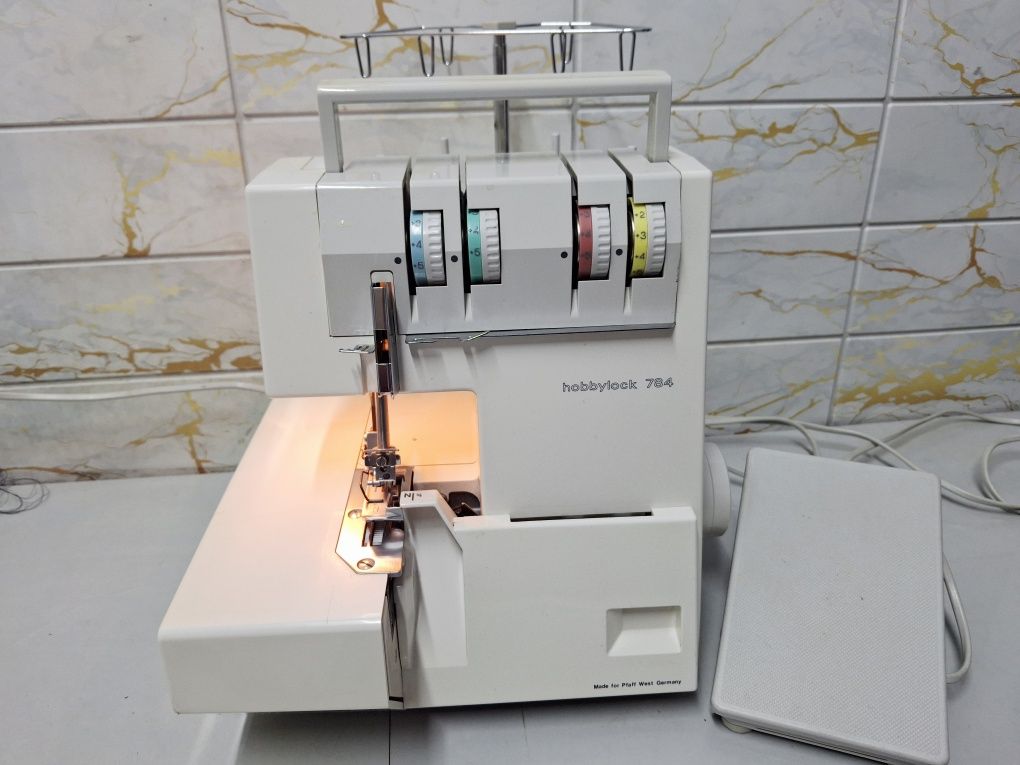 PFAFF overlok jak nowy