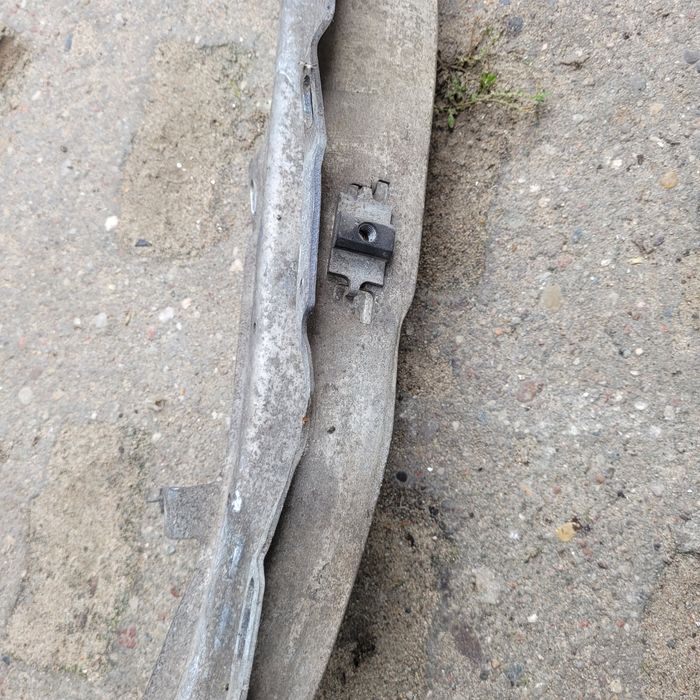 Belka zderzaka przód audi a4 b5 LIFT 2000r