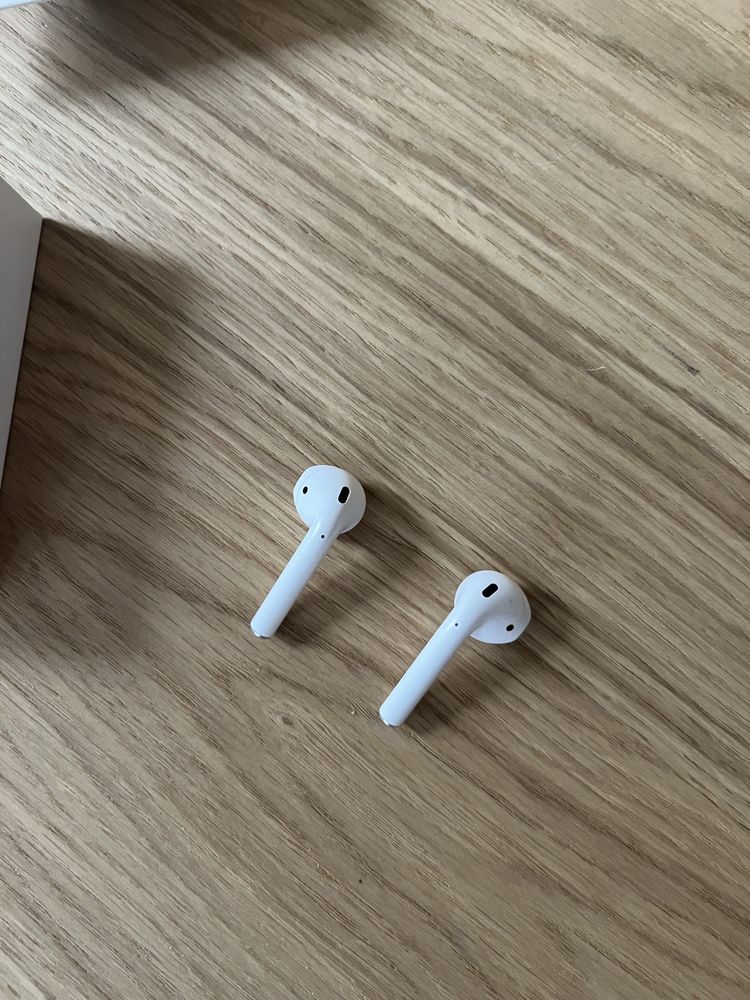 Apple Airpods 2 Gen