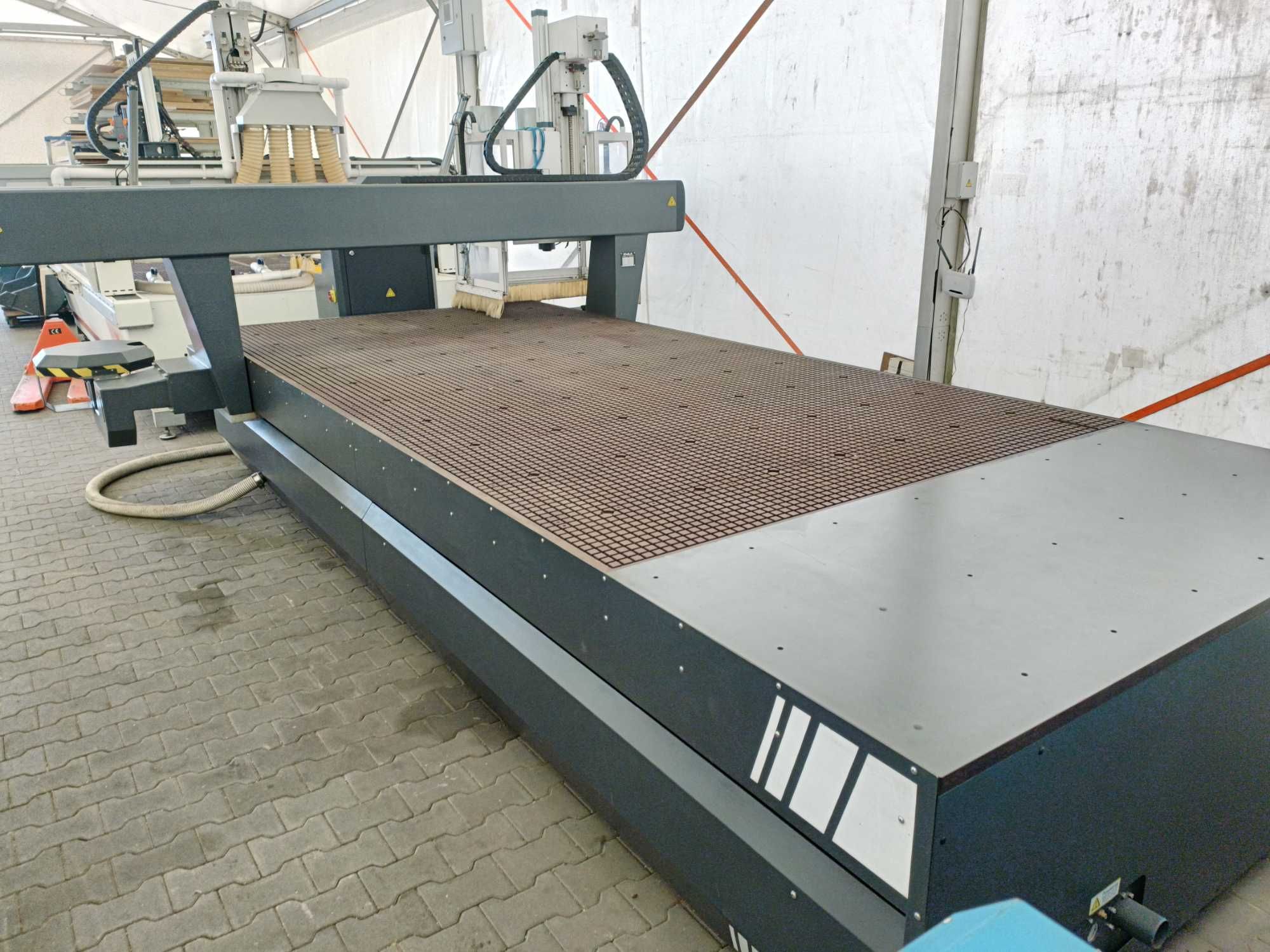 Ploter CNC frezarka KIMLA BPF 2141 z uchylnym wrzecion 2.1x4.1 ZAMIANA