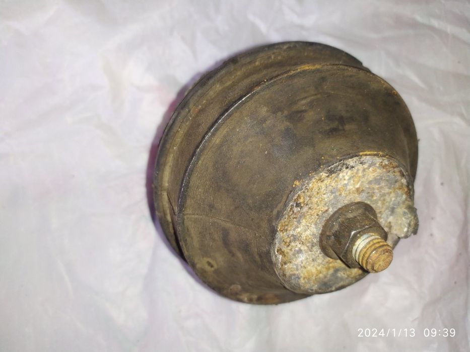 Подушка двигуна опель