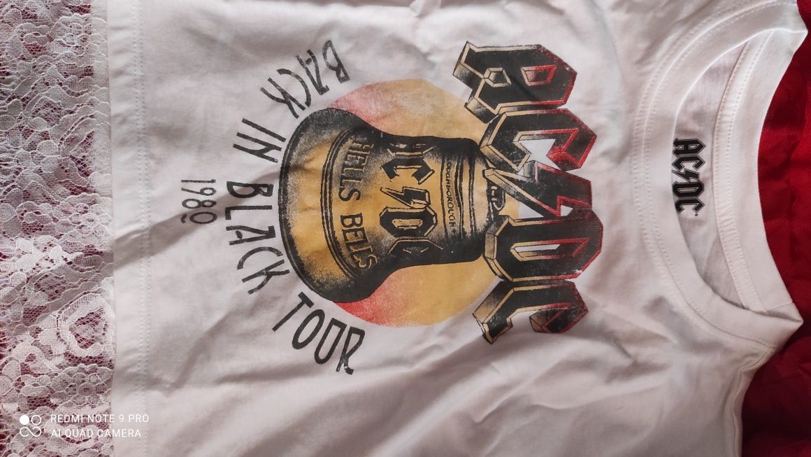 Bluzka dziewczęca sygnowana znakiem zespołu AC/DC biała 7/8 lat