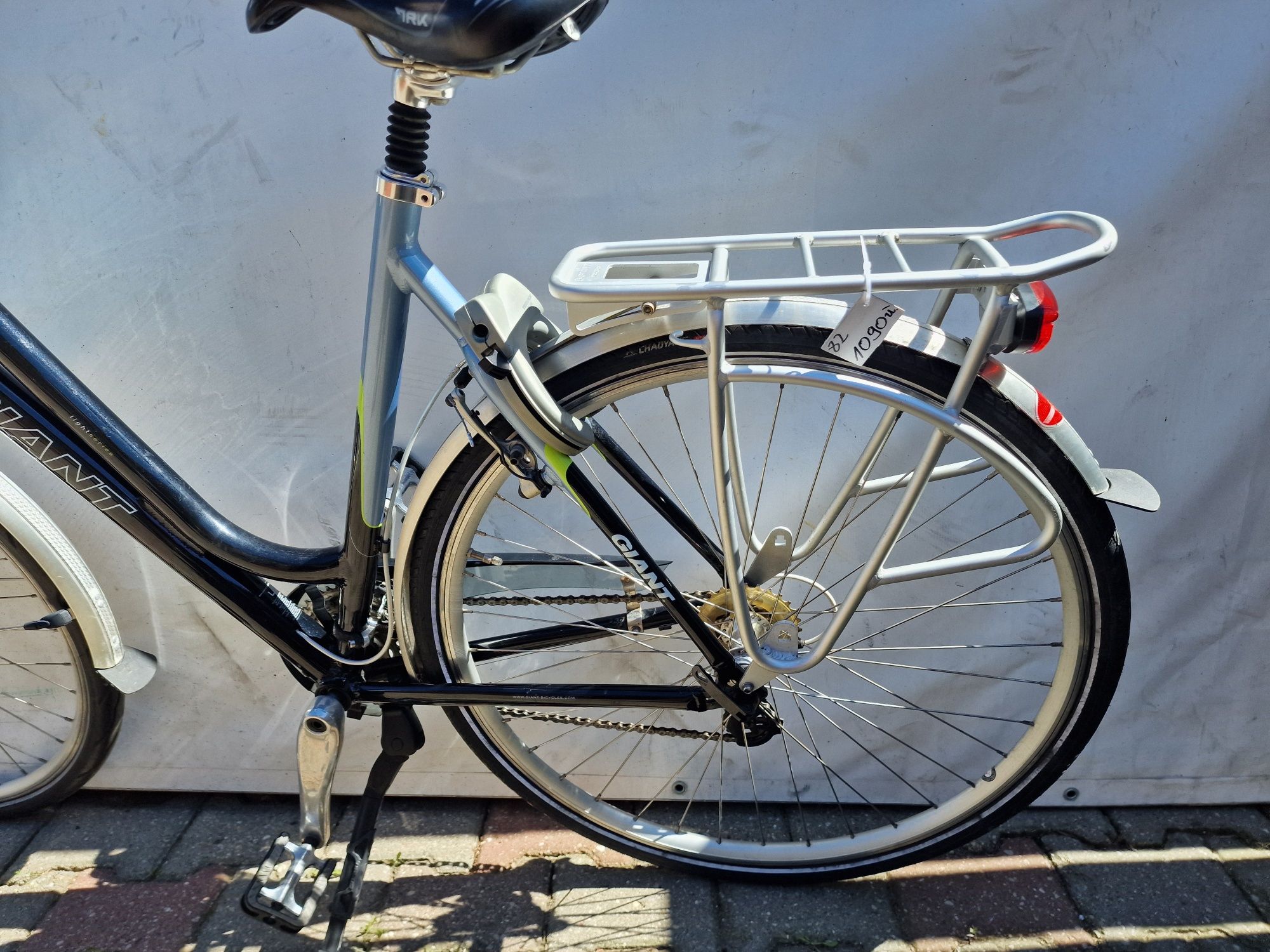 Rower damka Giant Solution DX Light Series 28 cali