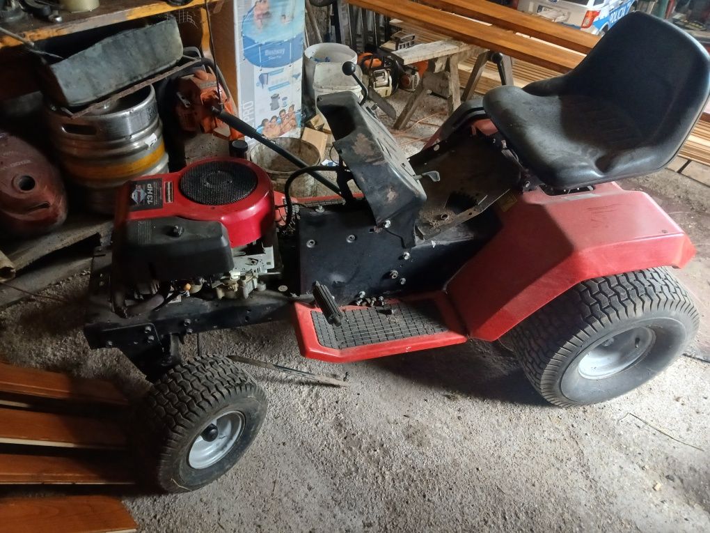 Traktor kosiarka jonsered LT 13