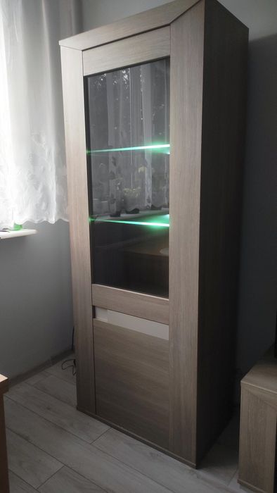 Witryna z podświetleniem Agata Meble 190cm