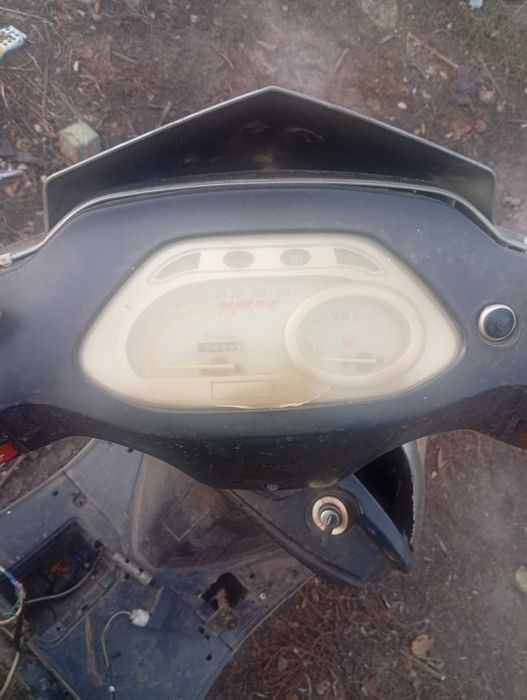 Продам скутер 80куб на запчасті або востановленіе