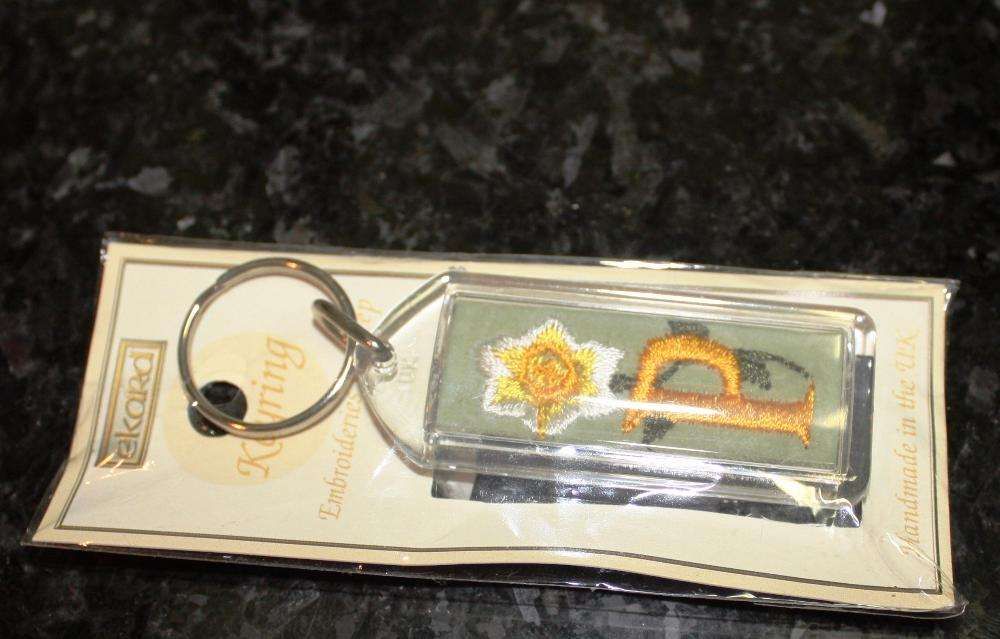 Porta chaves artesanato com Inicial letra P bordado NOVO