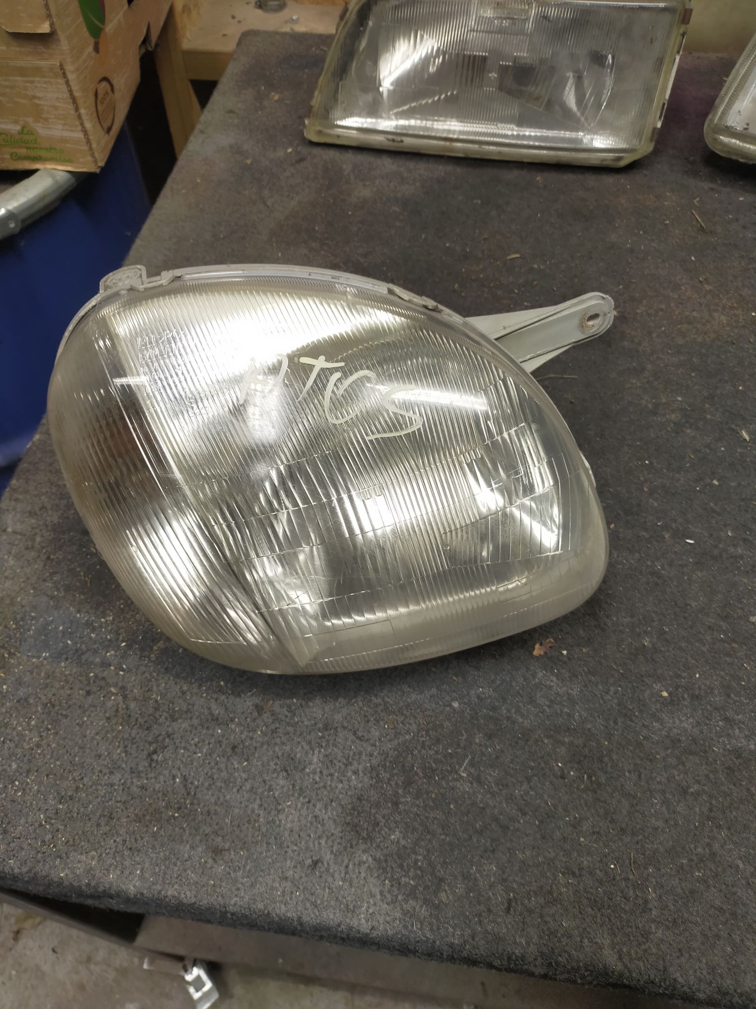 Lampa przednia prawa Hyundai Atos