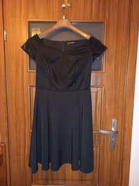 Czarna sukienka wieczorowa