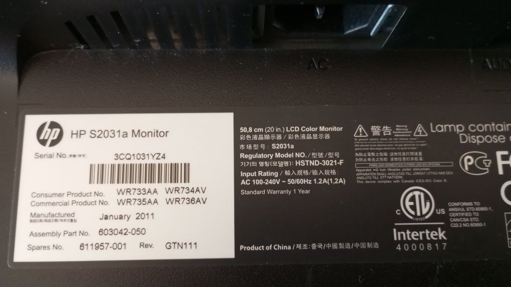 Monitor HP S2031a wraz z okablowaniem