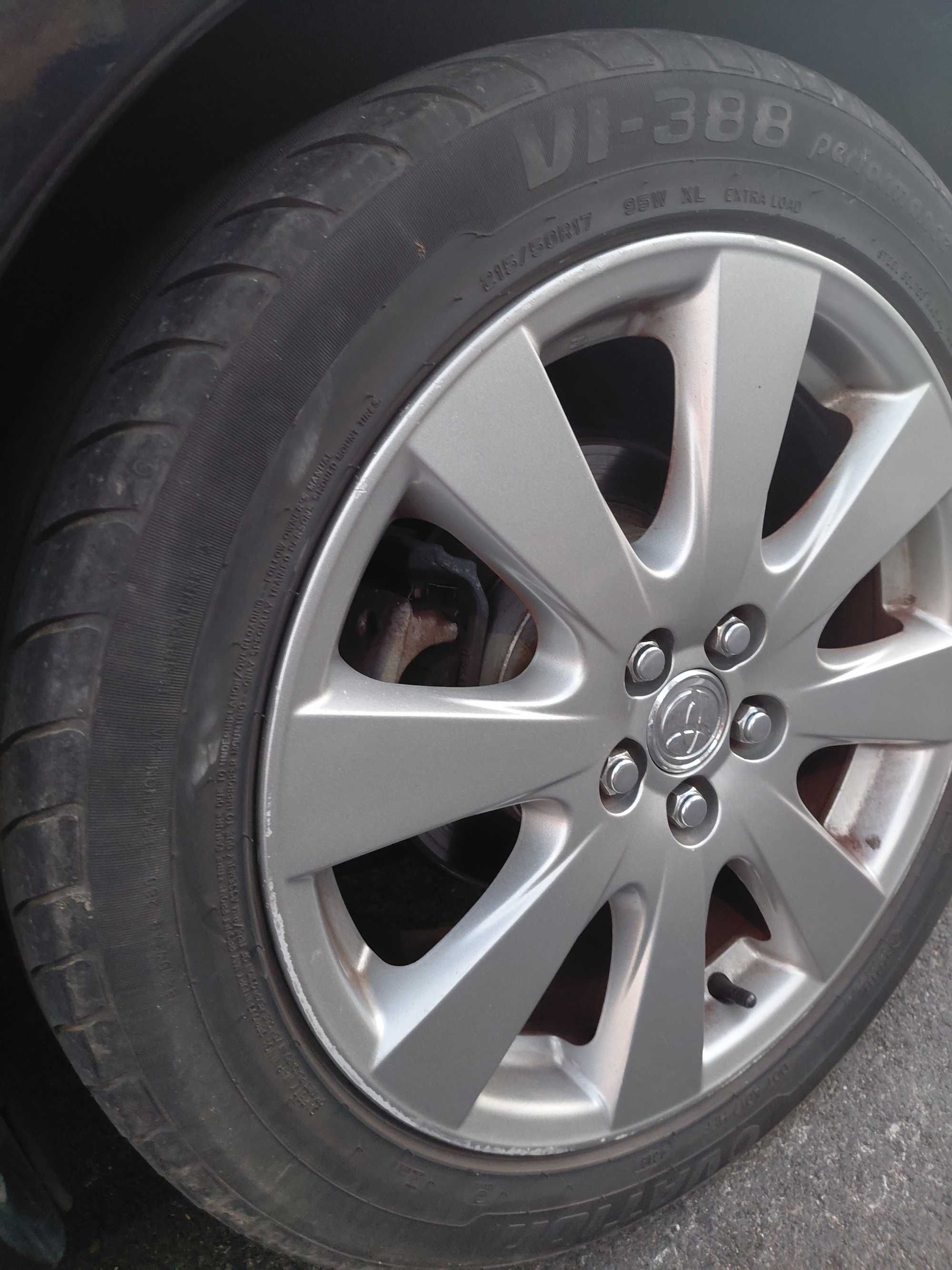Toyota  avensis  carro único