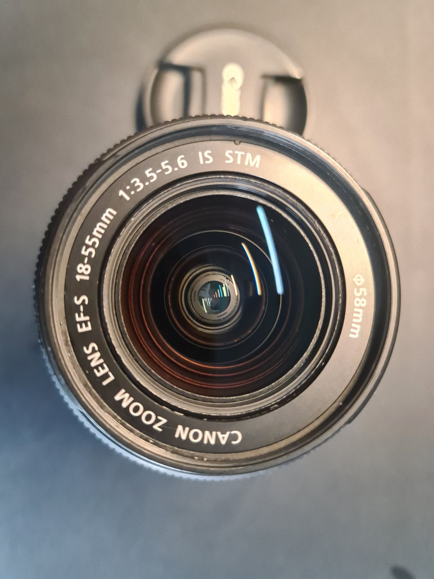 Canon EOS EFS 18-55mm
