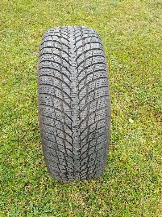Opona Nokian 215 55 R17 zimowa