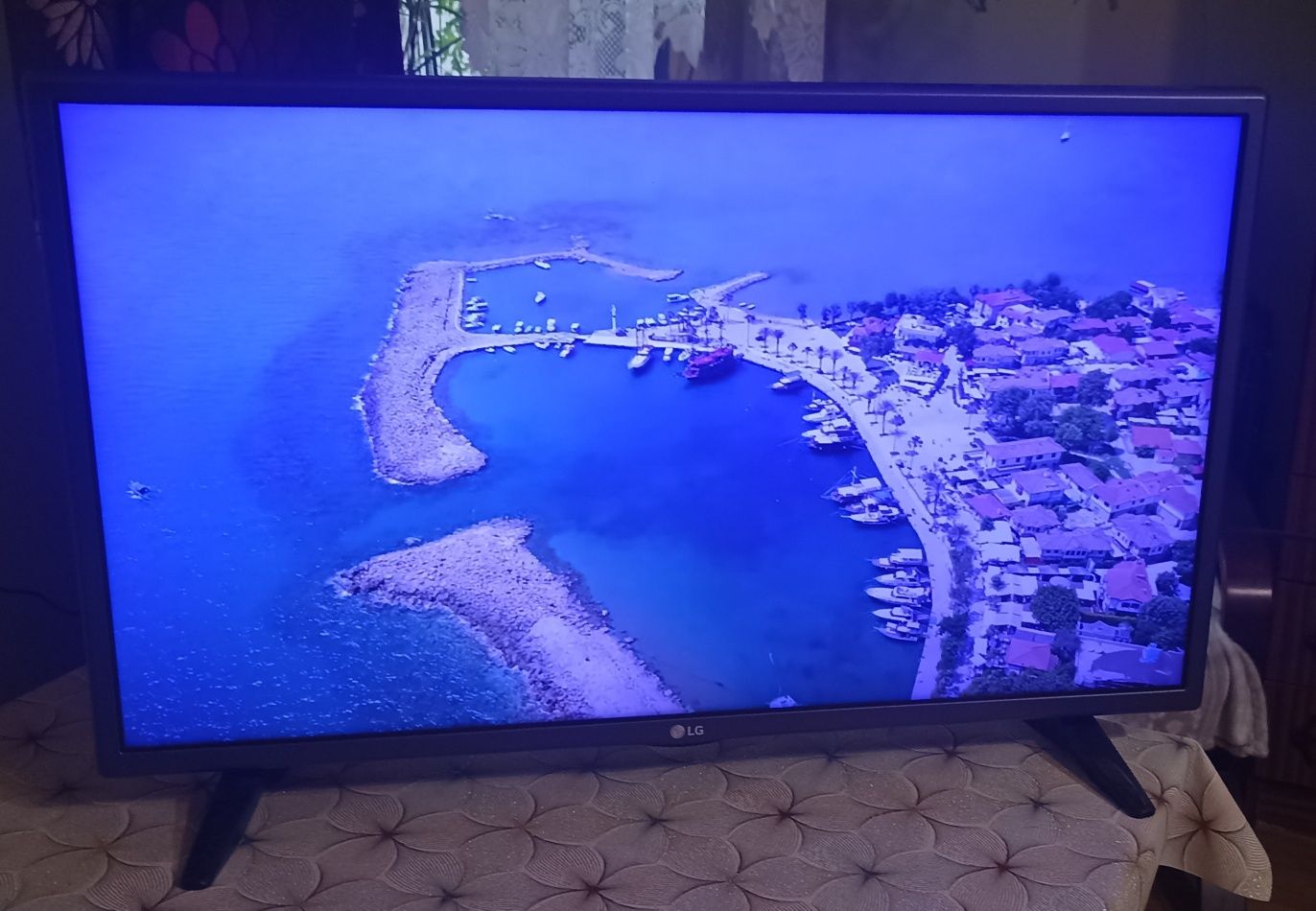 Telewizor LG z pilotem