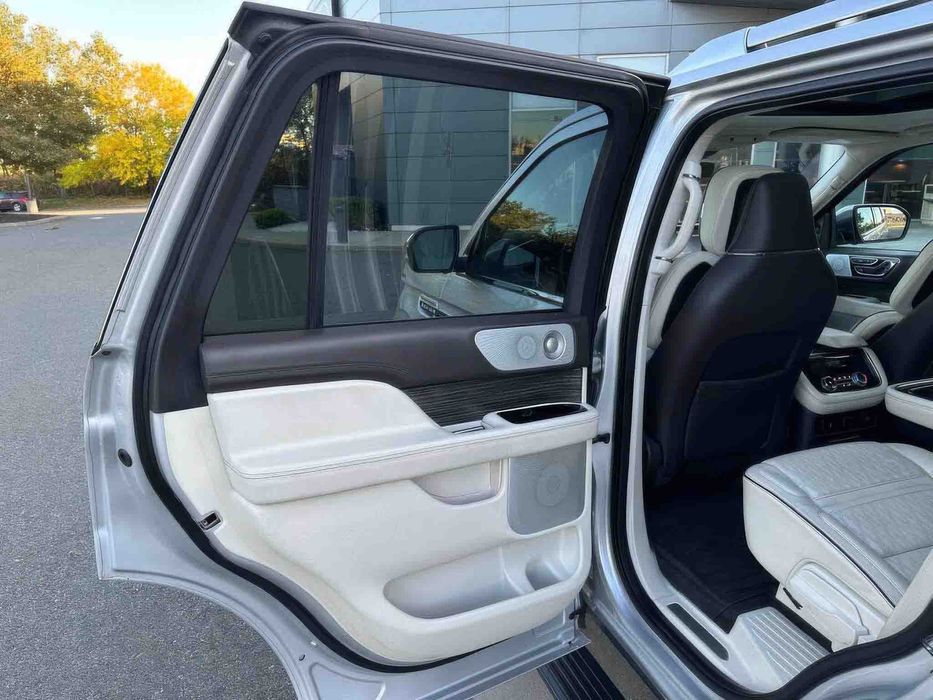 Lincoln Navigator Black Label      2018