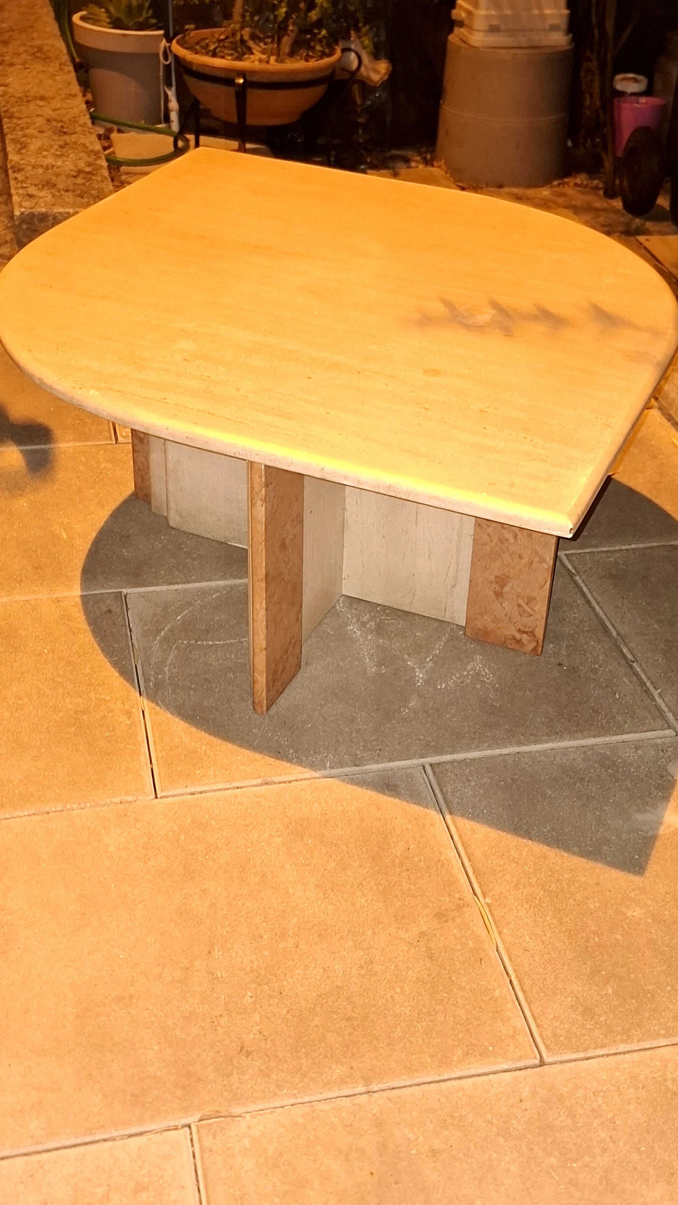Mesa de centro em mamore