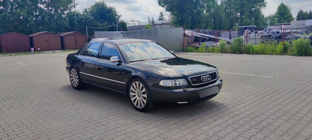 Audi S8 niewielki przebieg stan bardzo dobry nowy rozrząd