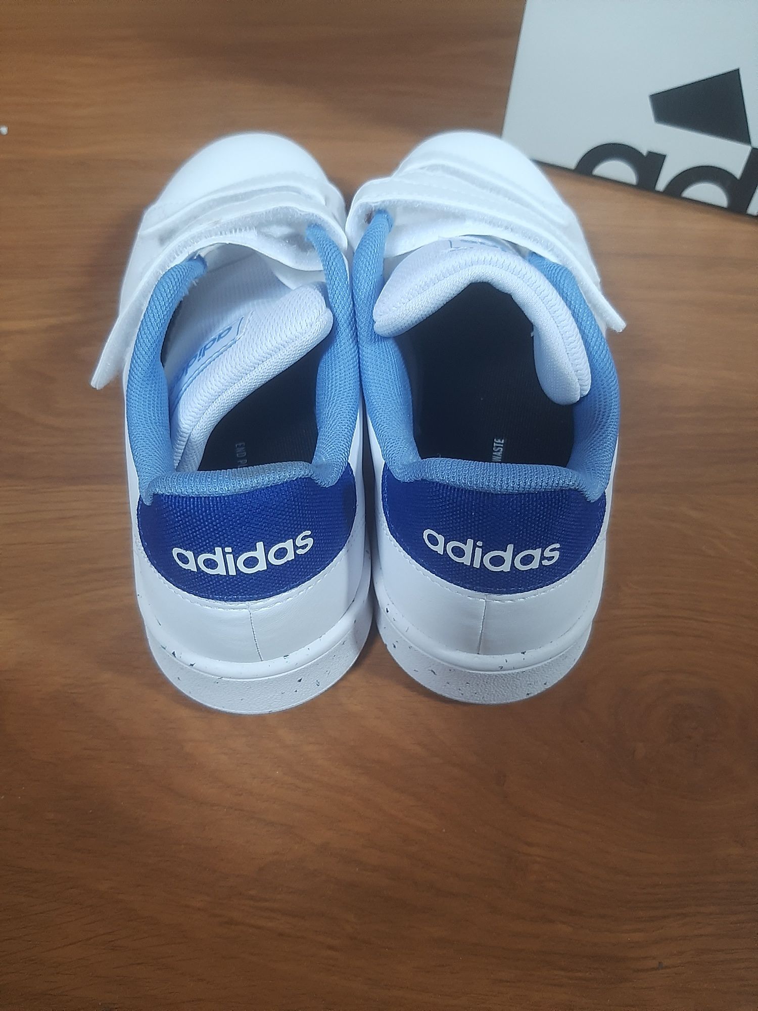 Кроссовки adidas р 32,33,34,35 новые  оригинал