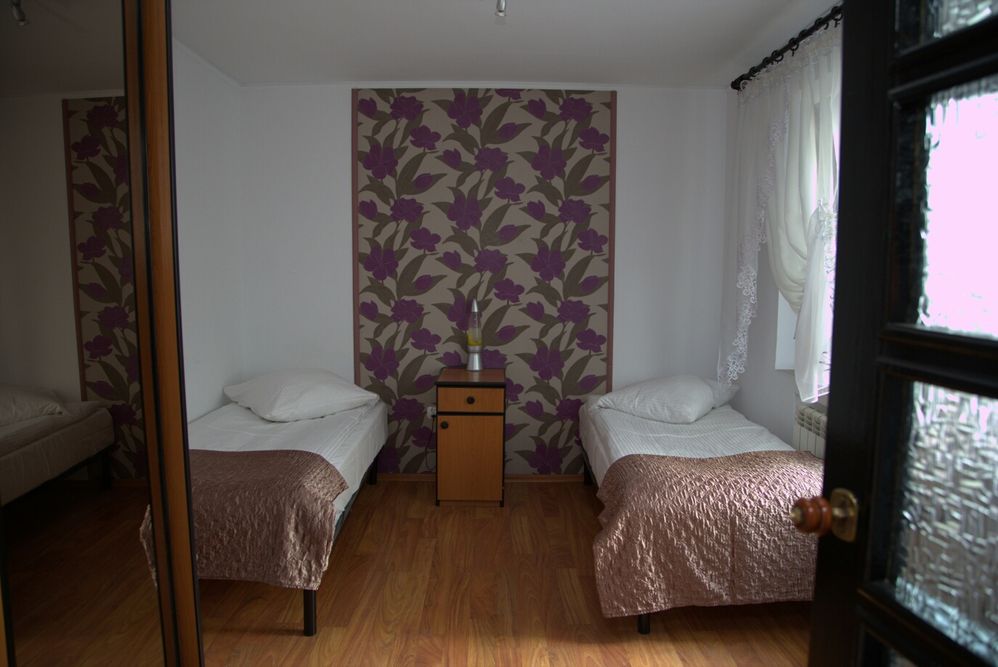 Apartamenty kwatery noclegi pokoje mieszkania hostel pensjonat Noclegi