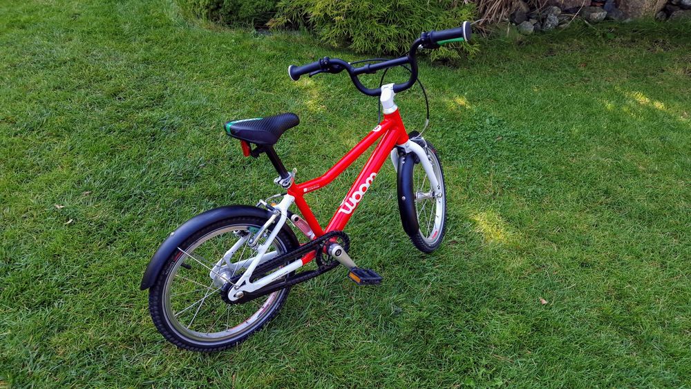 Rower Woom 3 czerwony, błotniki i stopka