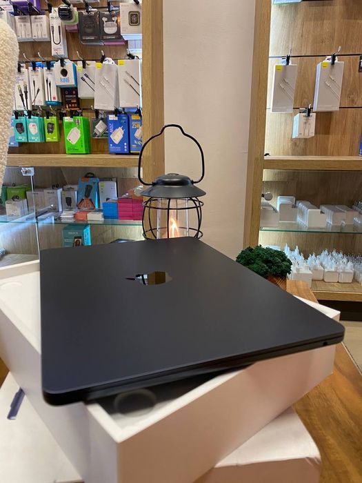 Ноутбук Apple MacBook Air 13“ M3 8/256GB Midnight (MRXV3) 2024