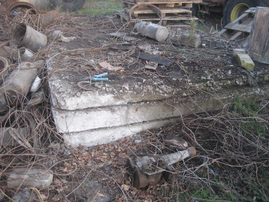 заборные плиты три шт б\у самовывоз