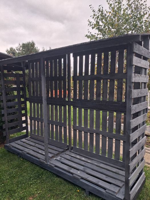 Spora zgrabna drewutnia 3,7mp