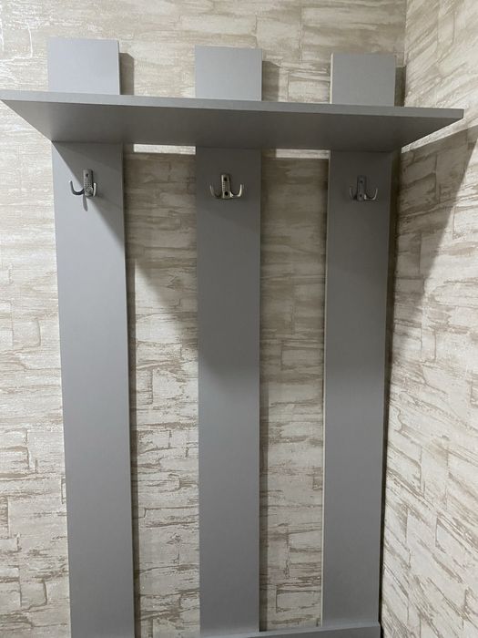 Вішалка коридорна