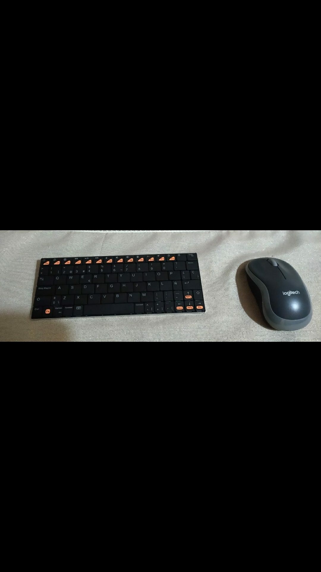 Mini teclado e rato Logitech