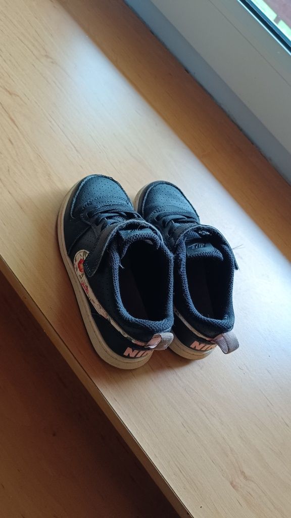 Nike 27 buty dziecięce sneakersy