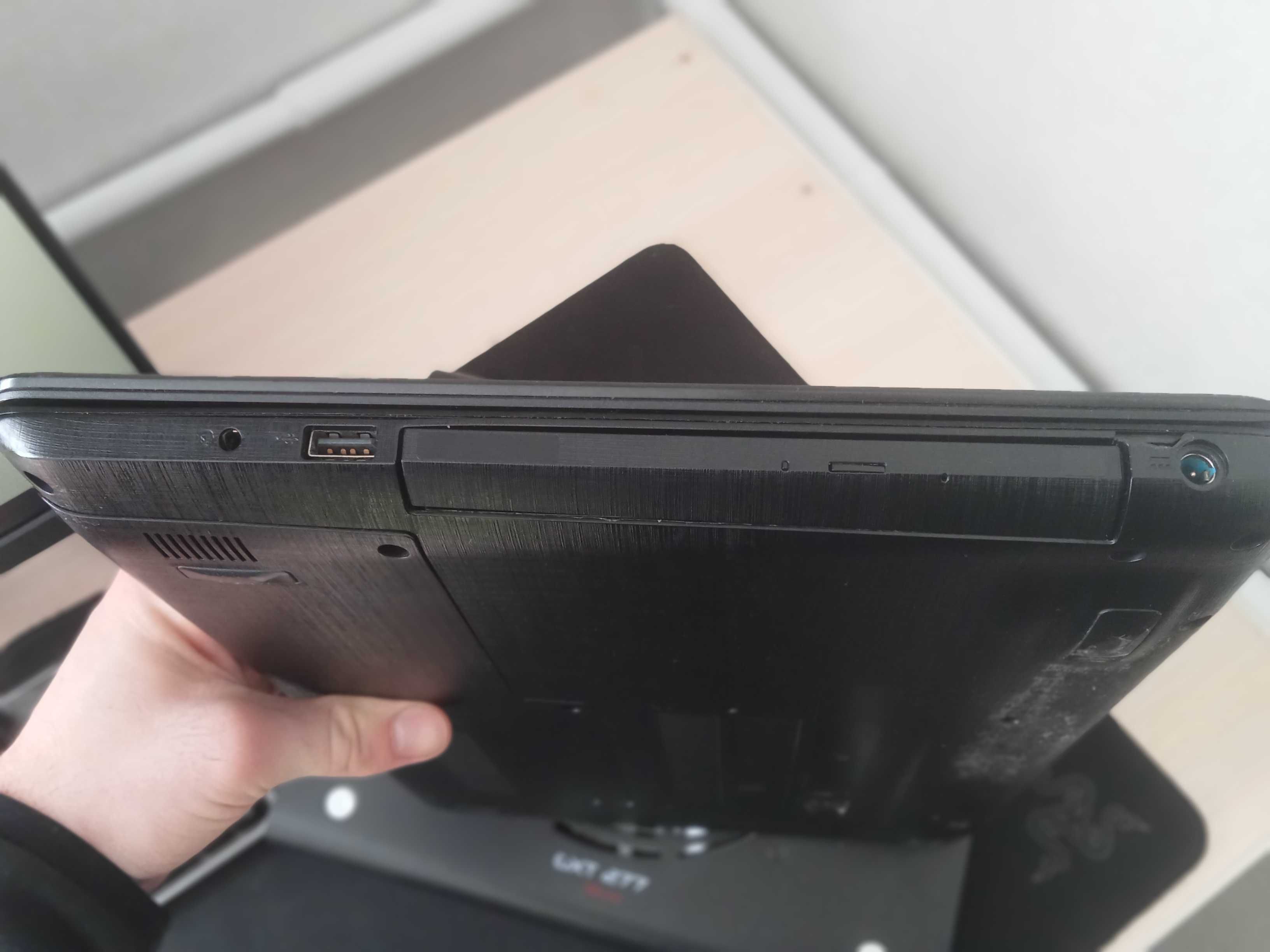 Ноутбук Acer Aspire F5-573G