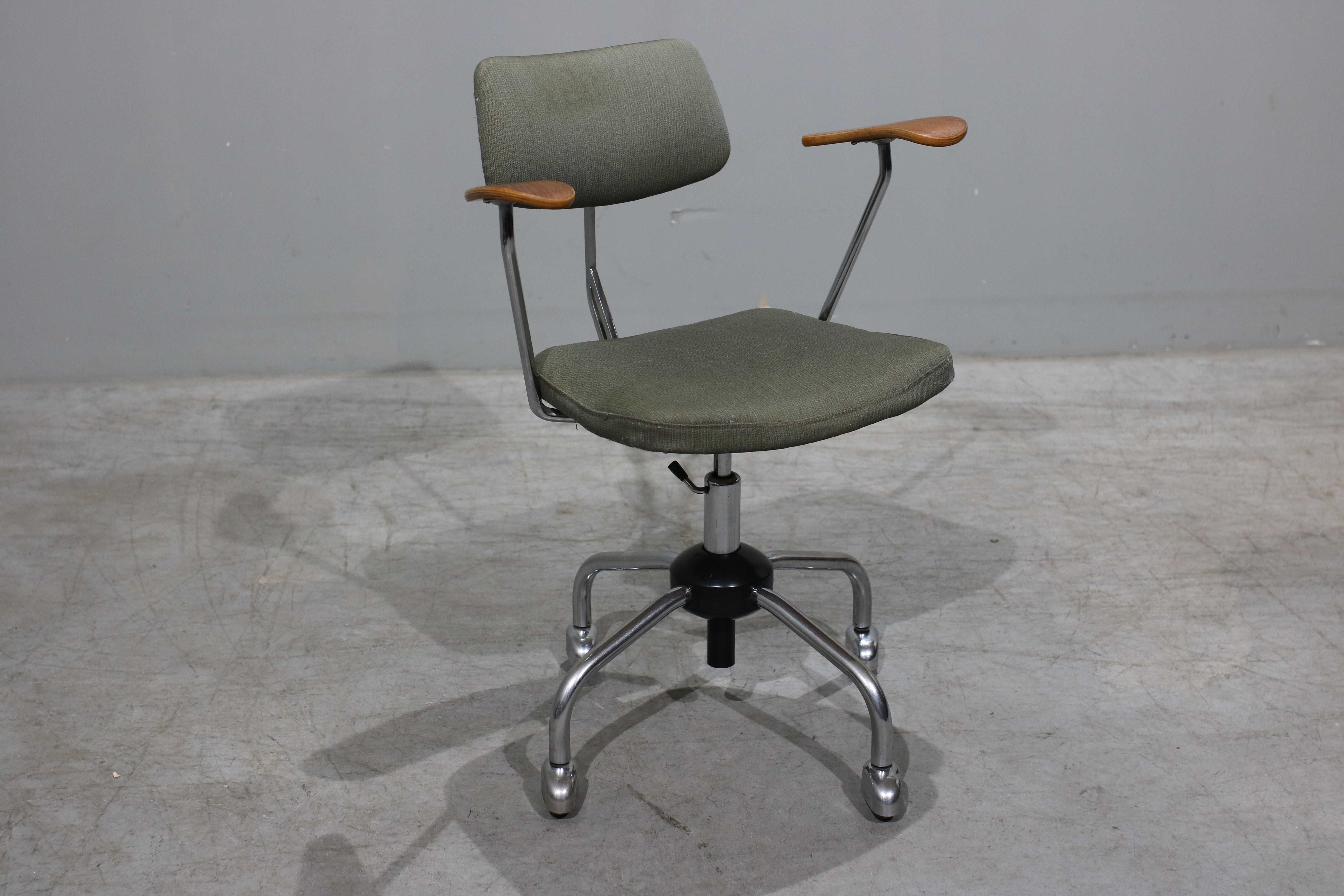 Cadeira de escritório da década de 1960 | Design Mid- Century Modern