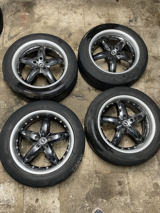 Комплект літніх шин 225/55/18 на дисках 8x18/5x114,3 ET40 DIA73,1