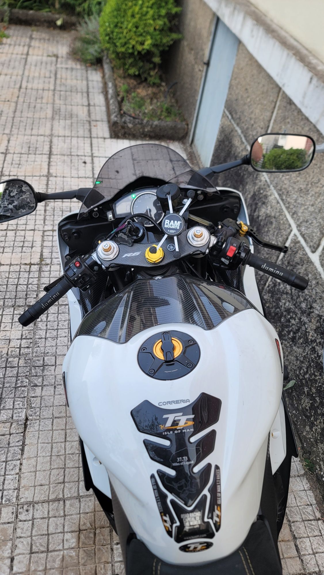Yamaha R6 2007 VARIOS extras 23 000km