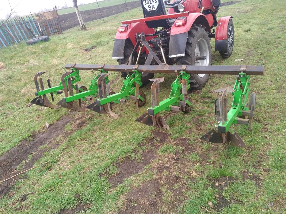 Міжрядний культиватор, окучник бомет