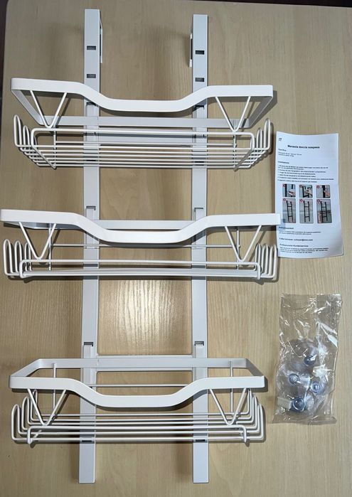 Підвісна поличка в ванну кімнату.